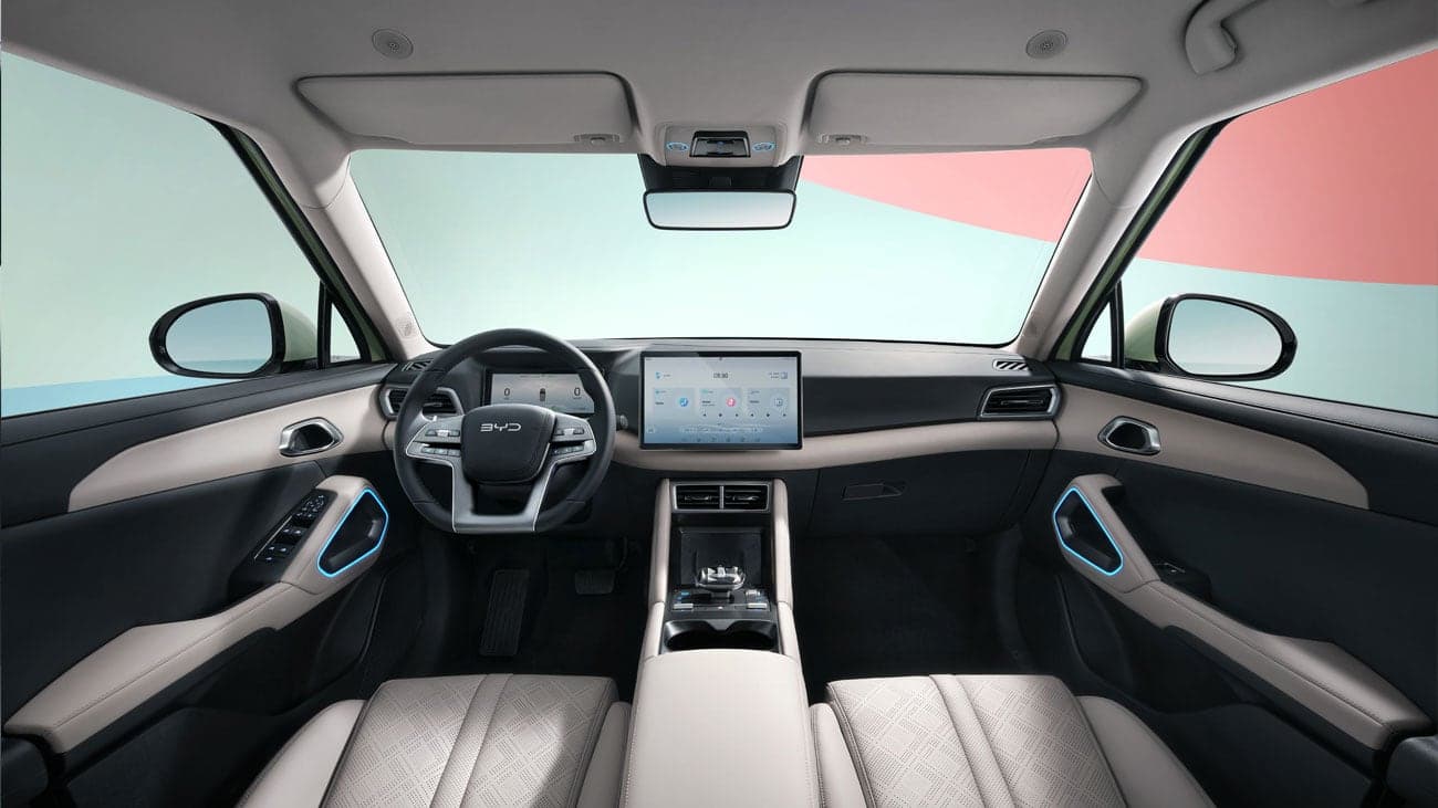 Khoang lái BYD Atto 2 nhìn chính diện