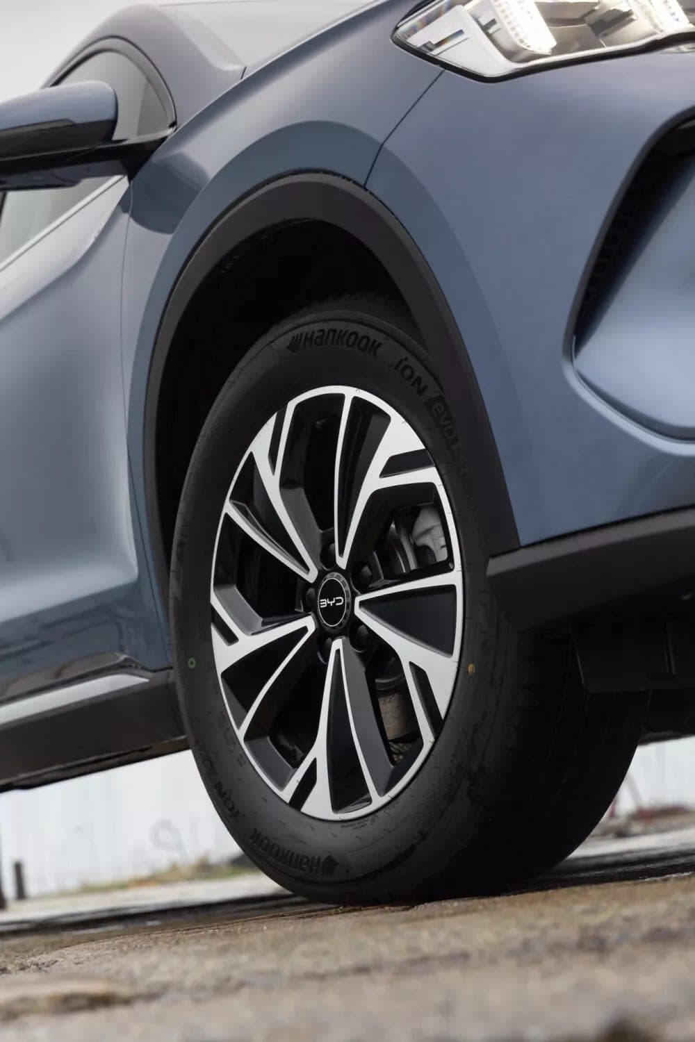 Mâm hợp kim 18 inch hai tông màu BYD Sealion 5