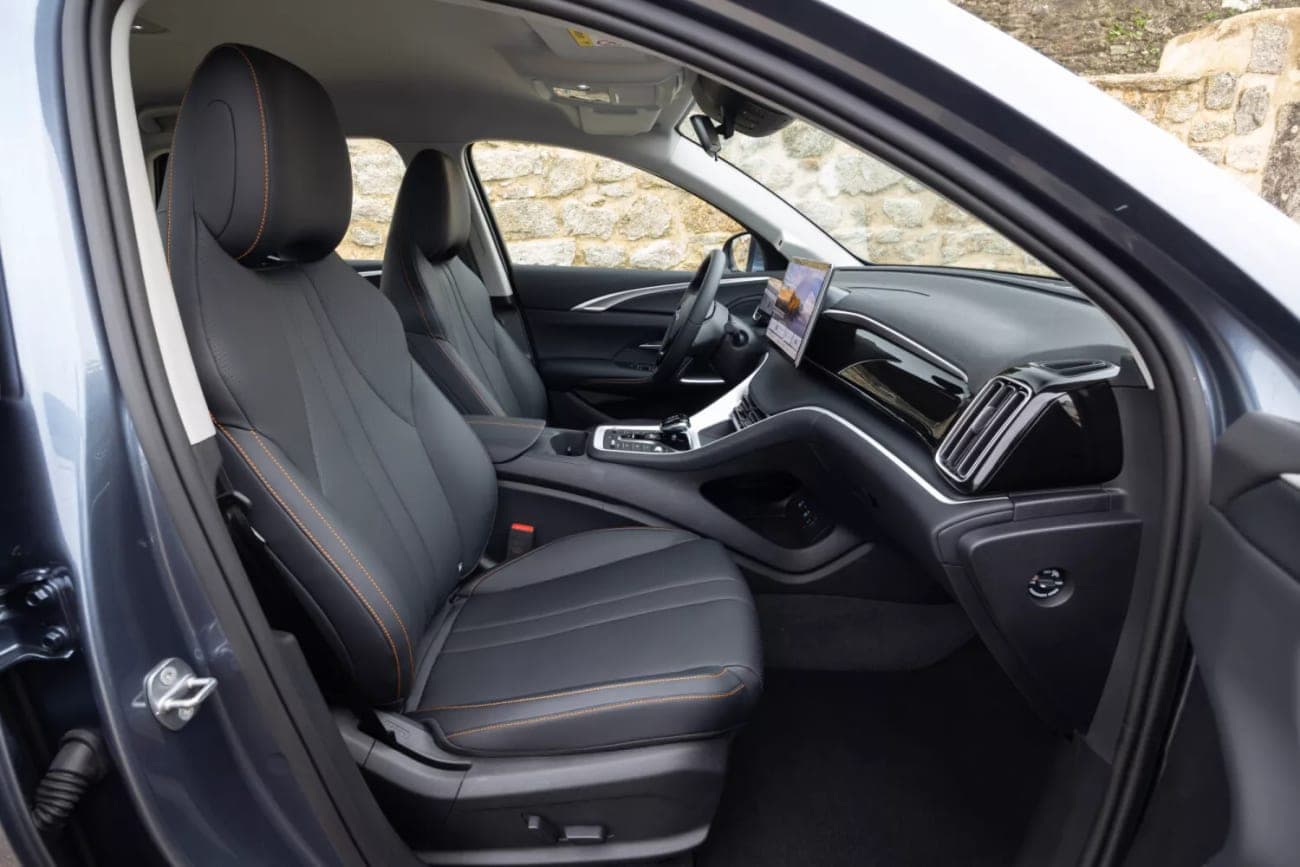 Hàng ghế trước BYD Sealion 5