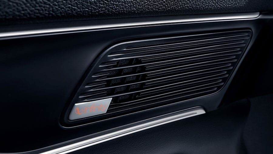 Loa Infinity trên cửa BYD Sealion 6 Premium