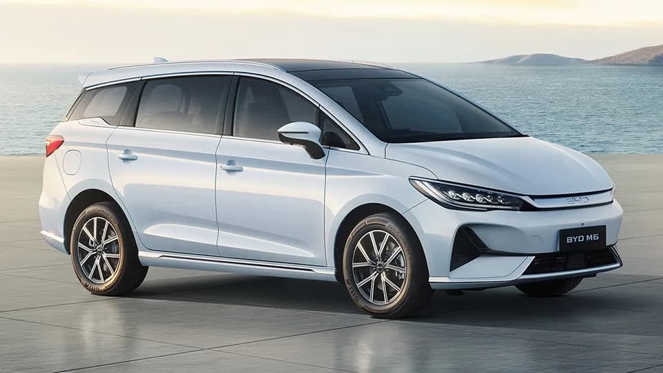 BYD M6
